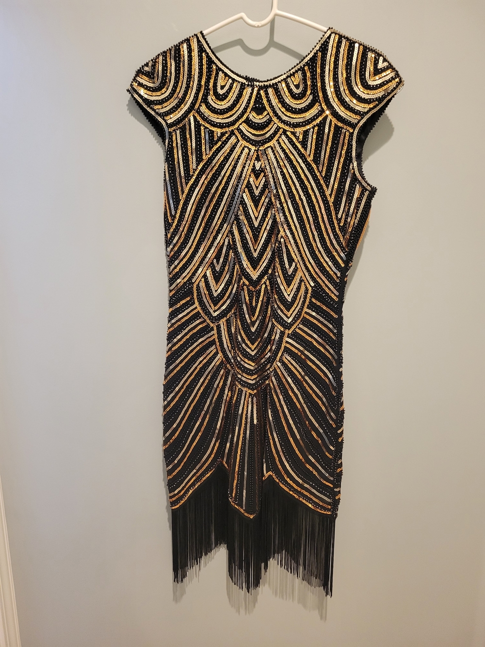 Black and Gold Sequined Flapper Dress - Picture 3 of 8